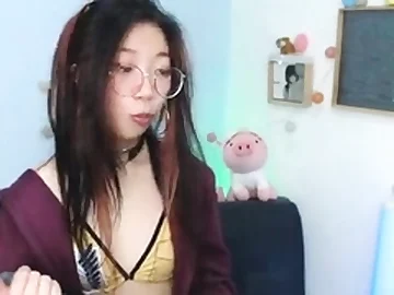 Amateur Webcam Cute Teen Plays Solely with Big Dildo