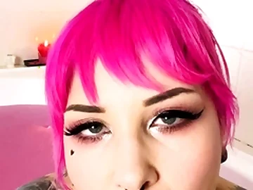 Real amateur teen plays with toys as she masturbates