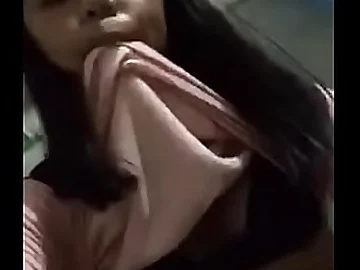 Indonesian real teenager doll wank herself fo her bur under the saddle