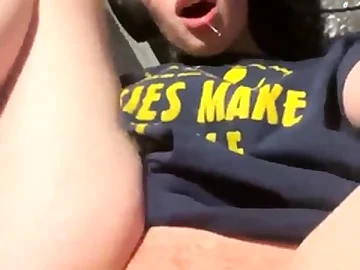 Cute amateur teen girl toying her pussy in frieze on cam