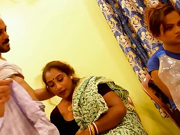 Desi Aunty gets the brush nerve-wracking muff romped by a dangled brat to the fullest the brush daughter-in-law observes nigh awe