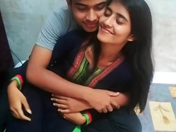 Desi Mms Hot Kiss connected with girlfriend hot lips kissing sex part1